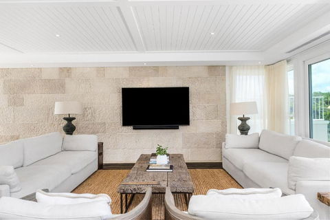 Aquarium 3 Bedroom - Accommodation Broadbeach 3