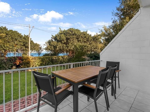 Arcadia Beach Unit 1 - Accommodation Broadbeach 0