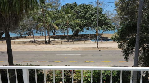 Arcadia Beach Unit 4 - Accommodation Broadbeach 0