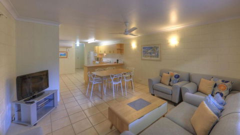Arcadia Palms 2 - Accommodation Broadbeach 1