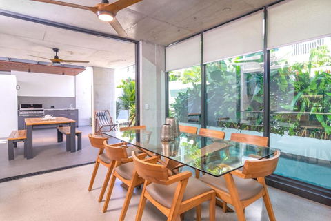 Aria Villa 2 Port Douglas - Accommodation Broadbeach 2