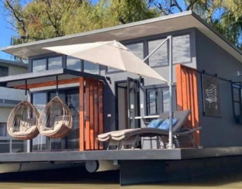 Ark-imedes - Unique Float Home On The Murray River - Accommodation Broadbeach 3
