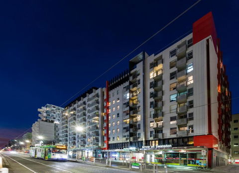 Arrow On Swanston - Accommodation Broadbeach 3