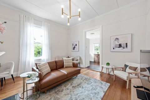 Art Deco W Modern Twist 1Bed 1Bath 1Car New Farm - Accommodation Broadbeach 0