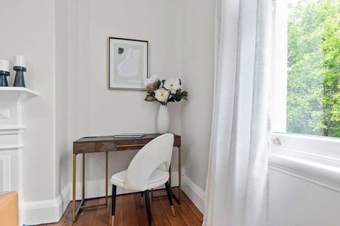 Art Deco W Modern Twist 1Bed 1Bath 1Car New Farm - Accommodation Broadbeach 3