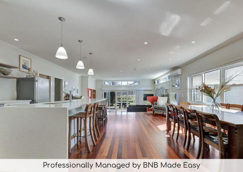Art House On Anson - Artistic Haven, Spa, Pets - Accommodation Broadbeach 0