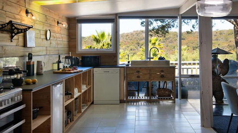 Artists Garden Cottage - Accommodation Broadbeach 2
