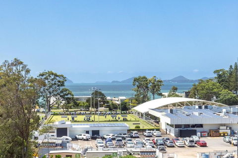 Ash Haven, 19 Ash St - Views, Pool, Air Con, Boat Parking, Wi-Fi - Accommodation Broadbeach 0