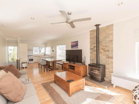 Aspect 1 8a Poley Cow Lane - Accommodation Broadbeach 0