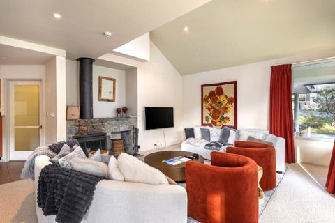 Aspect 5 Chalet A Stones Throw From All Thredbo Has To Offer - Accommodation Broadbeach 0