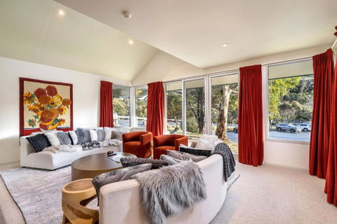 Aspect 5 Chalet A Stones Throw From All Thredbo Has To Offer - Accommodation Broadbeach 2