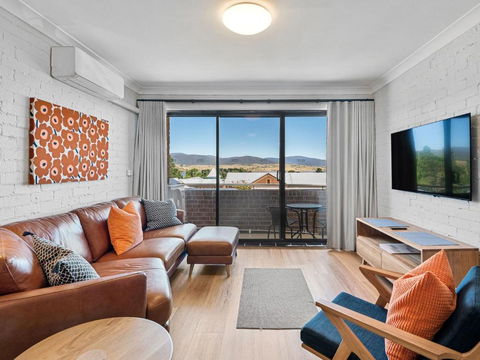 Astrids At Central Park - 2BR L Lake & Mountain Views L Central Location L WiFi - Accommodation Broadbeach 2