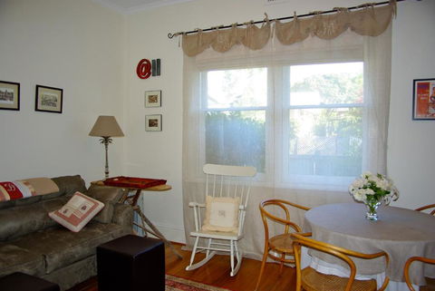 At Eleven - La Petite Maison - Accommodation Broadbeach 3