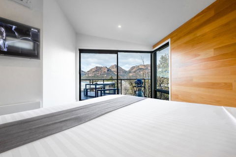 At The Bay - Accommodation Broadbeach 3