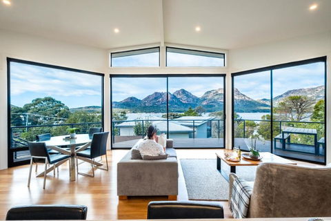 At The Bay - Accommodation Broadbeach 0