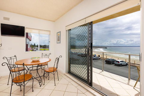At The Beach, Debra Court Unit 5 - Accommodation Broadbeach 0