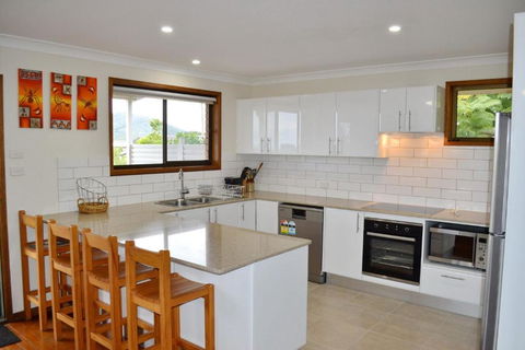 Atahara - Bring Your Own Linen - Accommodation Broadbeach 2