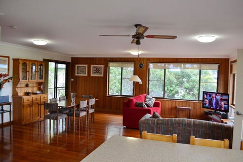 Atahara - Bring Your Own Linen - Accommodation Broadbeach 4