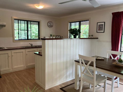 Auburn Hideaway - Accommodation Broadbeach 2