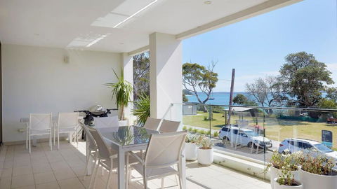 Aura 2 Apartment With Spectacular Views - Accommodation Broadbeach 2