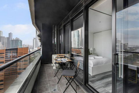 Aura Off Flinders Lane - A City Centre Balcony Abode - Accommodation Broadbeach 3