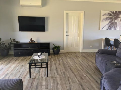 Australian Wildlife At Your Door - Accommodation Broadbeach 2