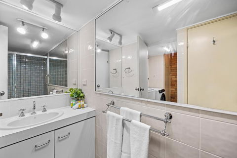 Avalon On Alex Beach 2 Bedroom Apartment - Accommodation Broadbeach 3