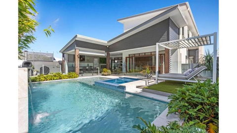Avoca Beach Retreat - Accommodation Broadbeach 3