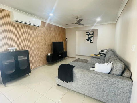 Avoca House - Accommodation Broadbeach 0