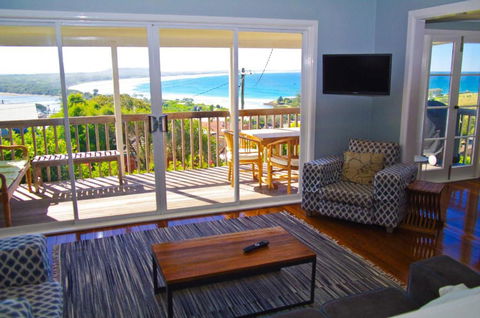 Awesome View, 4 View Street - Accommodation Broadbeach 0