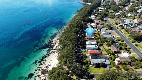 AXL Orion Beach Home: Beach Front - Accommodation Broadbeach 0