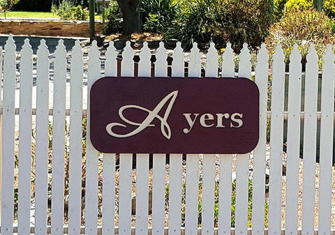 Ayers Burra - Historical 1851 Cottage - Accommodation Broadbeach 2