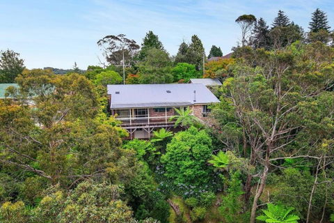 Azimuth - Spacious Family Retreat With City Views - Accommodation Broadbeach 0