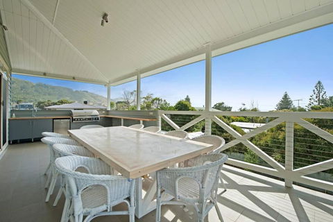 Apollo Bay Oceanview Mountain Retreat, Pet Friendly, EV Station, Fireplace - Accommodation Broadbeach 0