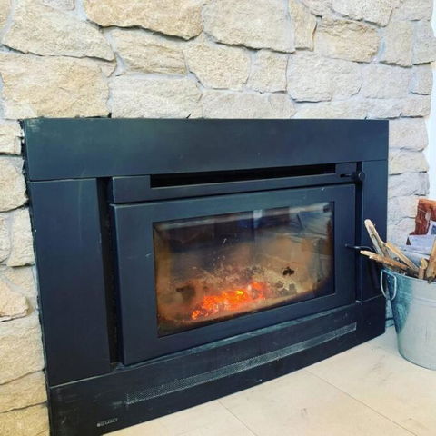 Apollo Bay Oceanview Mountain Retreat, Pet Friendly, EV Station, Fireplace - Accommodation Broadbeach 4