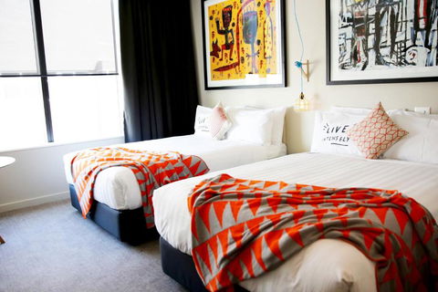 Art Series - The Larwill Studio - Accommodation Broadbeach 1