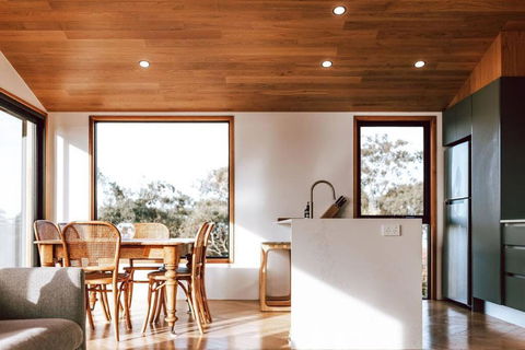 B E R T I E - Central Bicheno - Accommodation Broadbeach 1