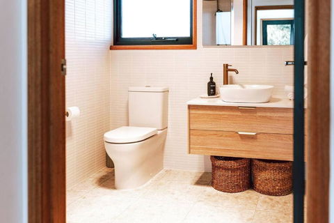 B E R T I E - Central Bicheno - Accommodation Broadbeach 4