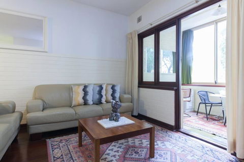 B2 Crawley Apartment 1 BRM & Sleepout Near UWA - Accommodation Broadbeach 2