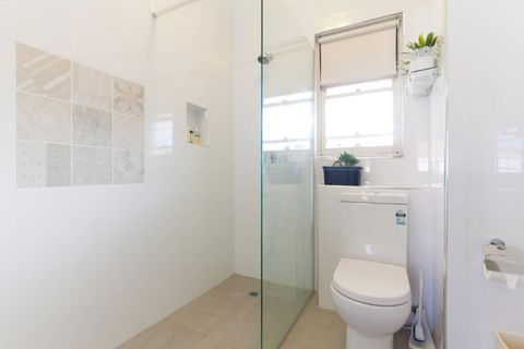 B7 Crawley Apartment 1 BRM & Sleepout Near UWA - Accommodation Broadbeach 1