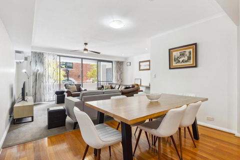 BANN2/5 - Bannister Heritage Hideaway - Accommodation Broadbeach 3