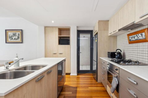 BANN2/5 - Bannister Heritage Hideaway - Accommodation Broadbeach 4