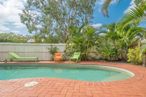 BARBADOS Ultimate Laid-back Holiday - Flat Stroll To River - Accommodation Broadbeach 1