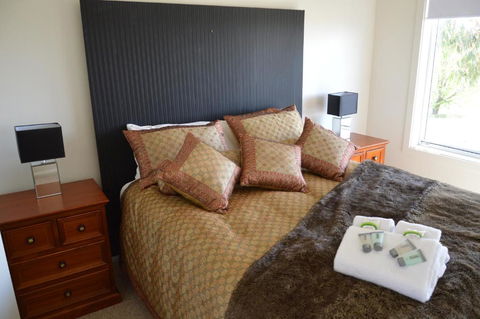 BATHURST GOLDFIELDS RESIDENCE On MOUNT PANORAMA - Accommodation Broadbeach 0