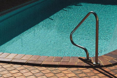 BAY PROPERTIES . Ocean Sounds - Accommodation Broadbeach 2