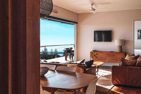 BAY PROPERTIES . The Chill - Accommodation Broadbeach 0