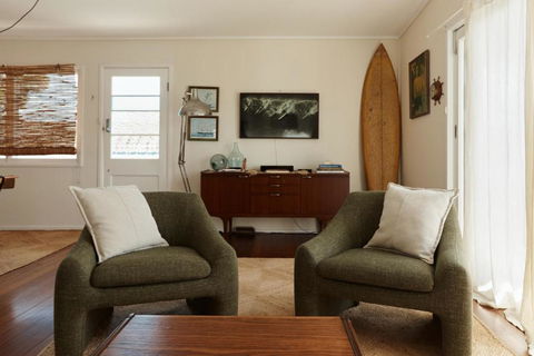 BAY PROPERTIES . The Sailor Shack - Accommodation Broadbeach 1