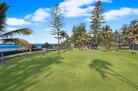 Pacific Regis Beachfront Holiday Apartments - Accommodation Broadbeach 15