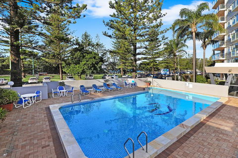 Pacific Regis Beachfront Holiday Apartments - Accommodation Broadbeach 4