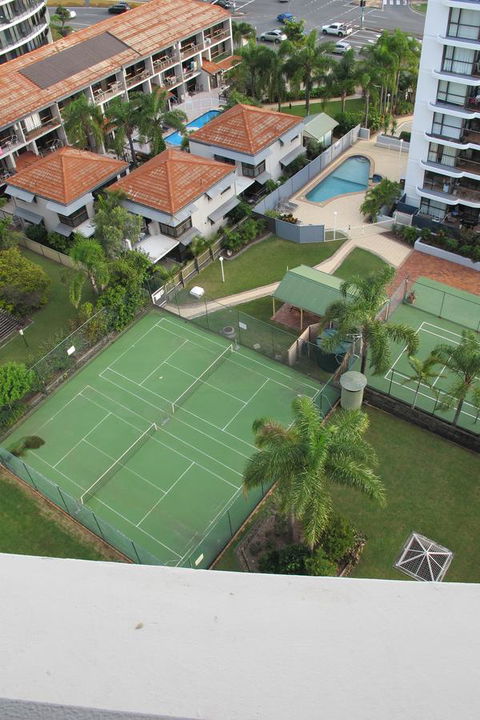 Pacific Regis Beachfront Holiday Apartments - Accommodation Broadbeach 6